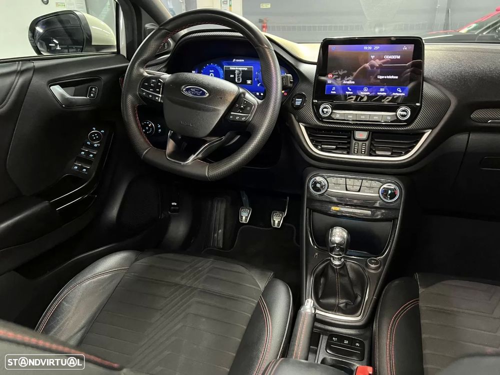 Ford Puma 1.0 EcoBoost MHEV ST-Line X Vivid Ruby Edition - 26