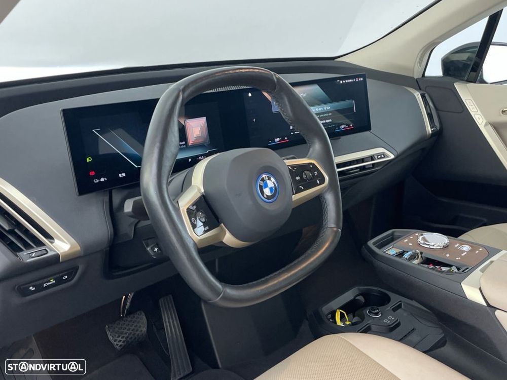BMW iX xDrive 40 Pack Desportivo - 15