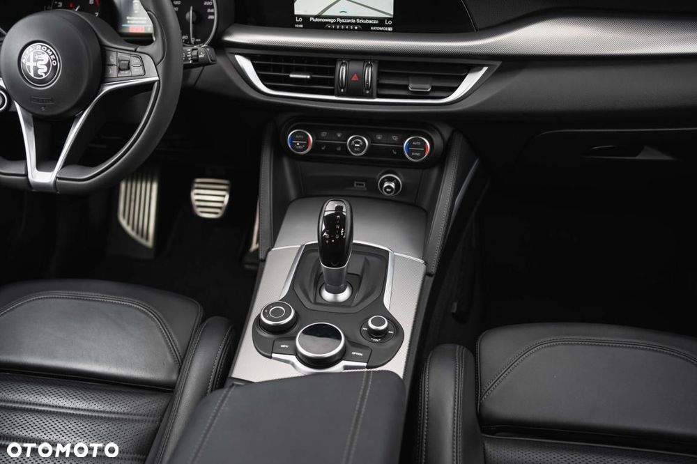 Alfa Romeo Stelvio - 21