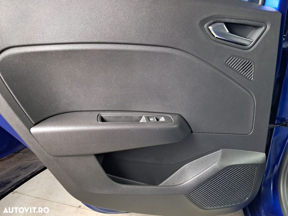 Renault Clio - 24