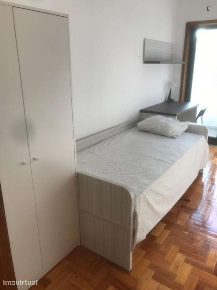 Quarto - localizado em Cedofeita Porto - Grande imagem: 4/14