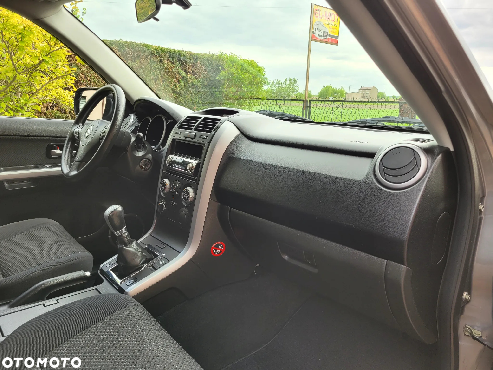 Suzuki Grand Vitara 2.0 Comfort + - 16