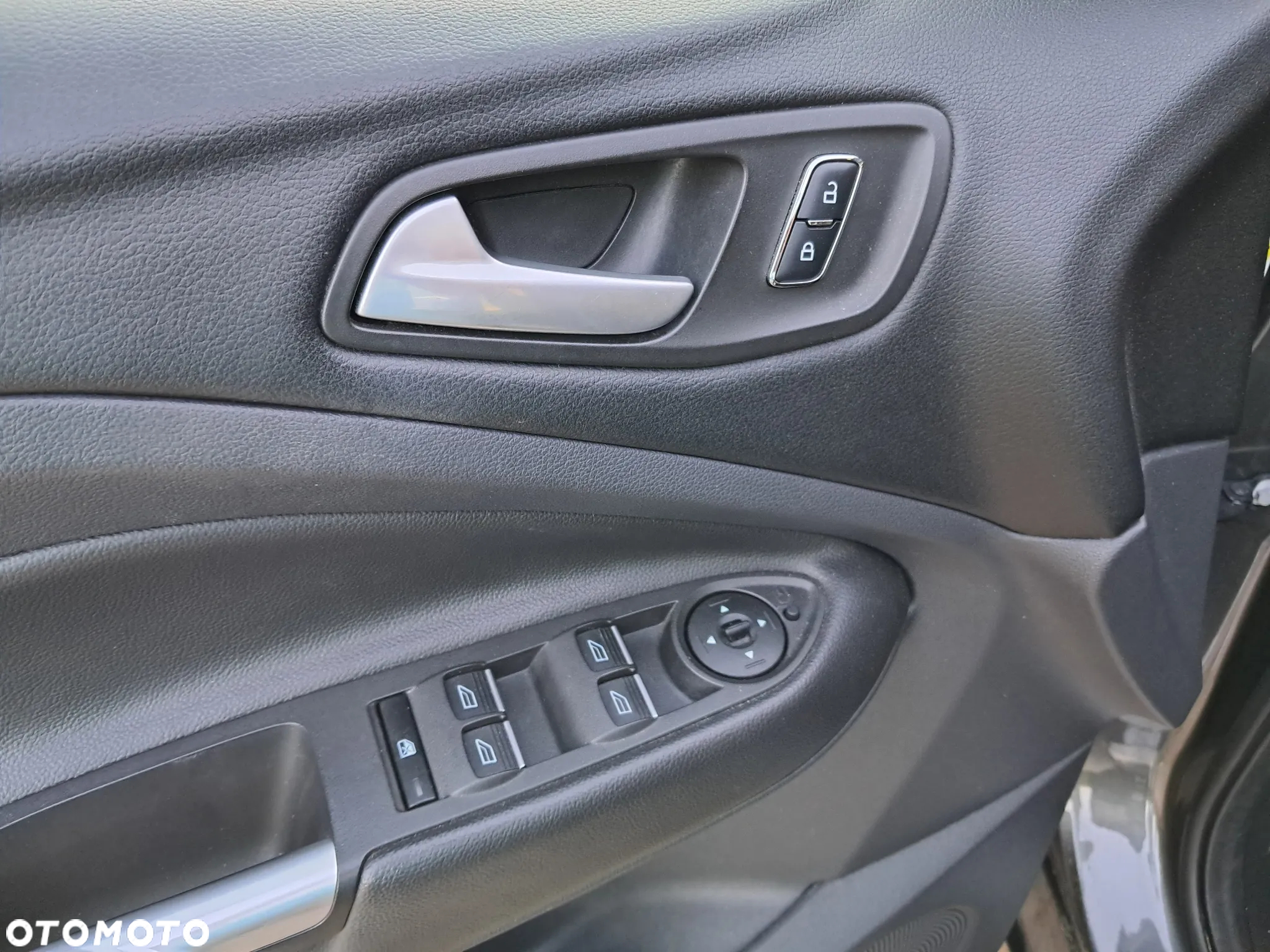 Ford Kuga 2.0 TDCi 2x4 Trend - 11