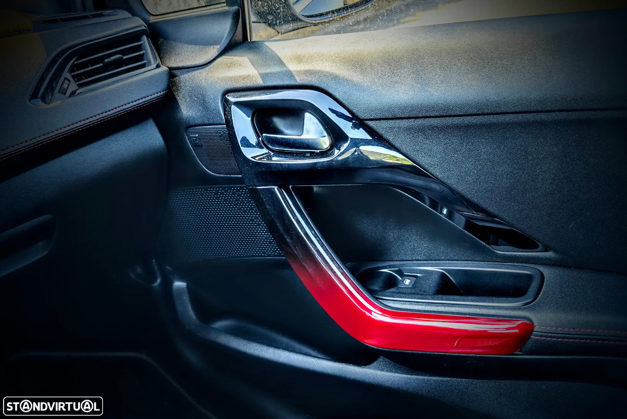 Peugeot 208 GTI 200 THP - 11