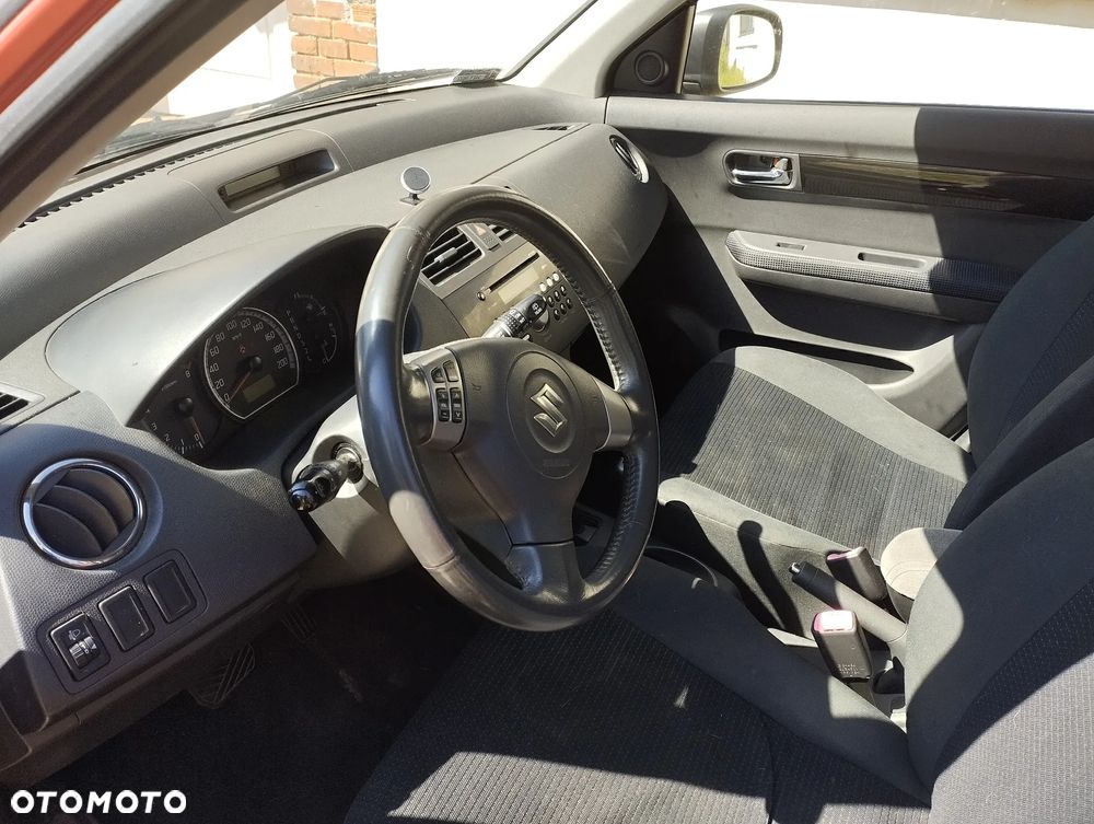 Suzuki Swift 1.5 GLX / Comfort - 12