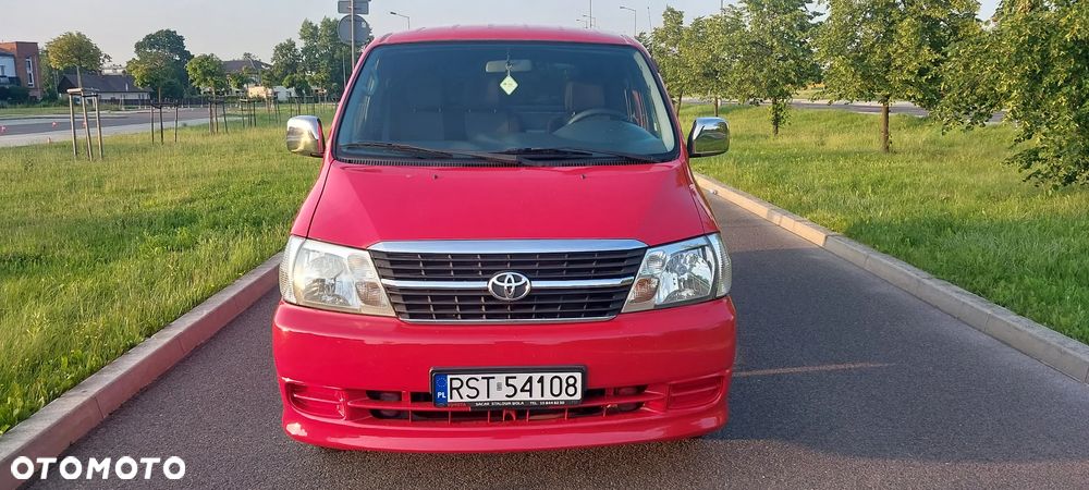 Toyota HIACE - 1