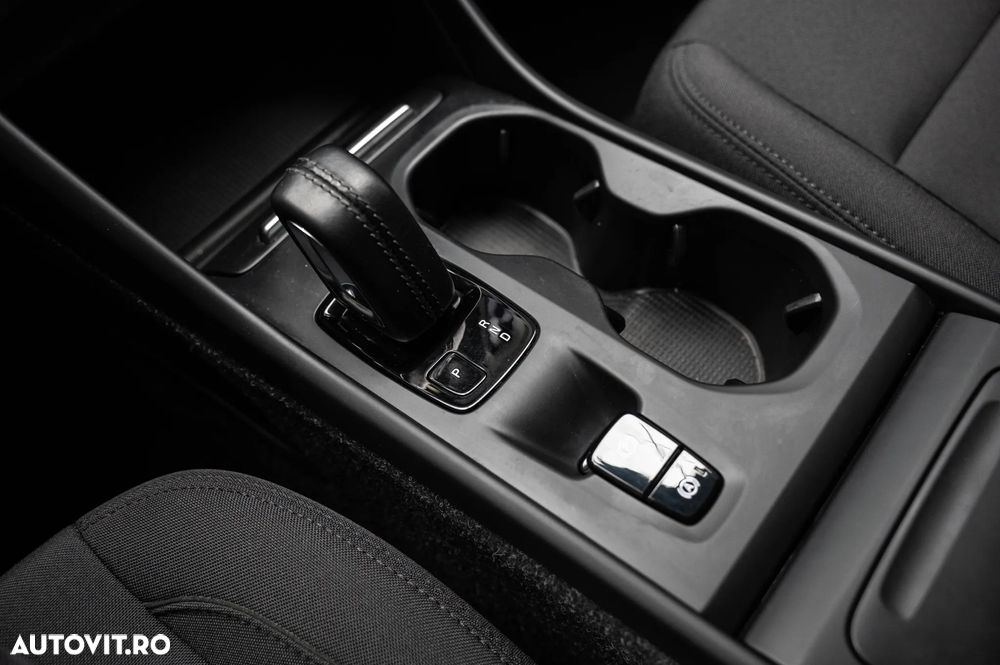 Volvo XC 40 T3 Geartronic Momentum - 16