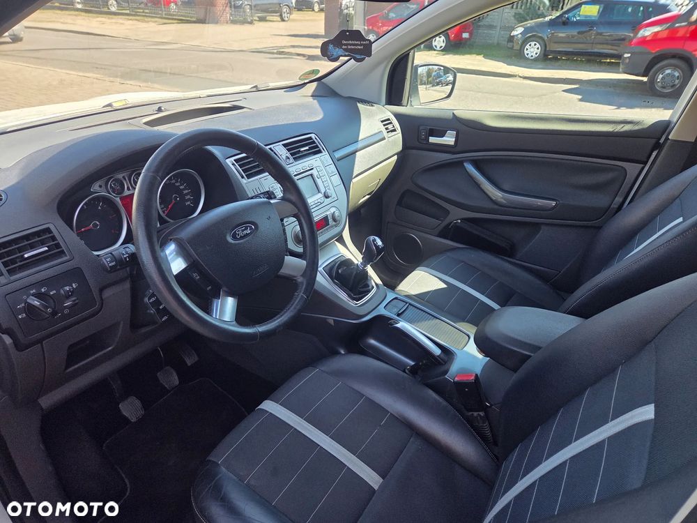 Ford Kuga 2.0 TDCi 4x4 Titanium - 9