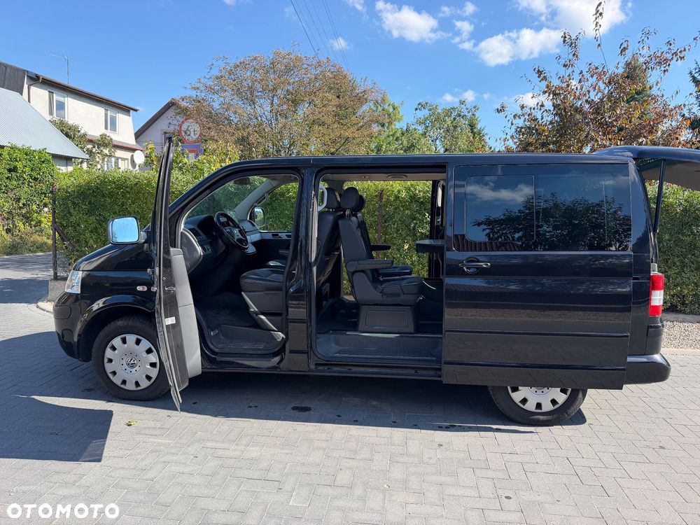 Volkswagen Multivan - 22