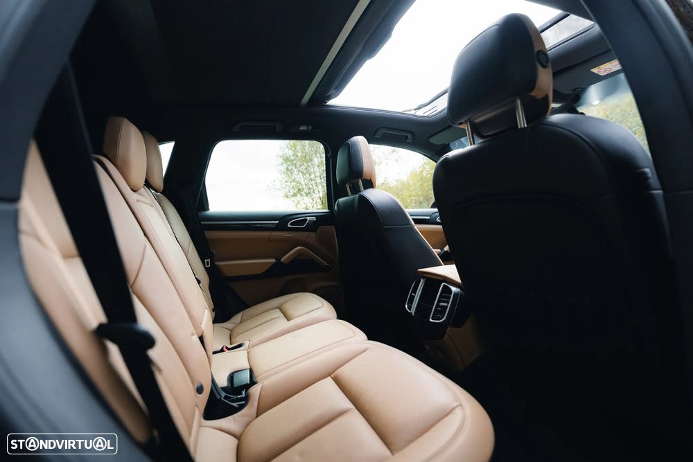 Porsche Cayenne - 27