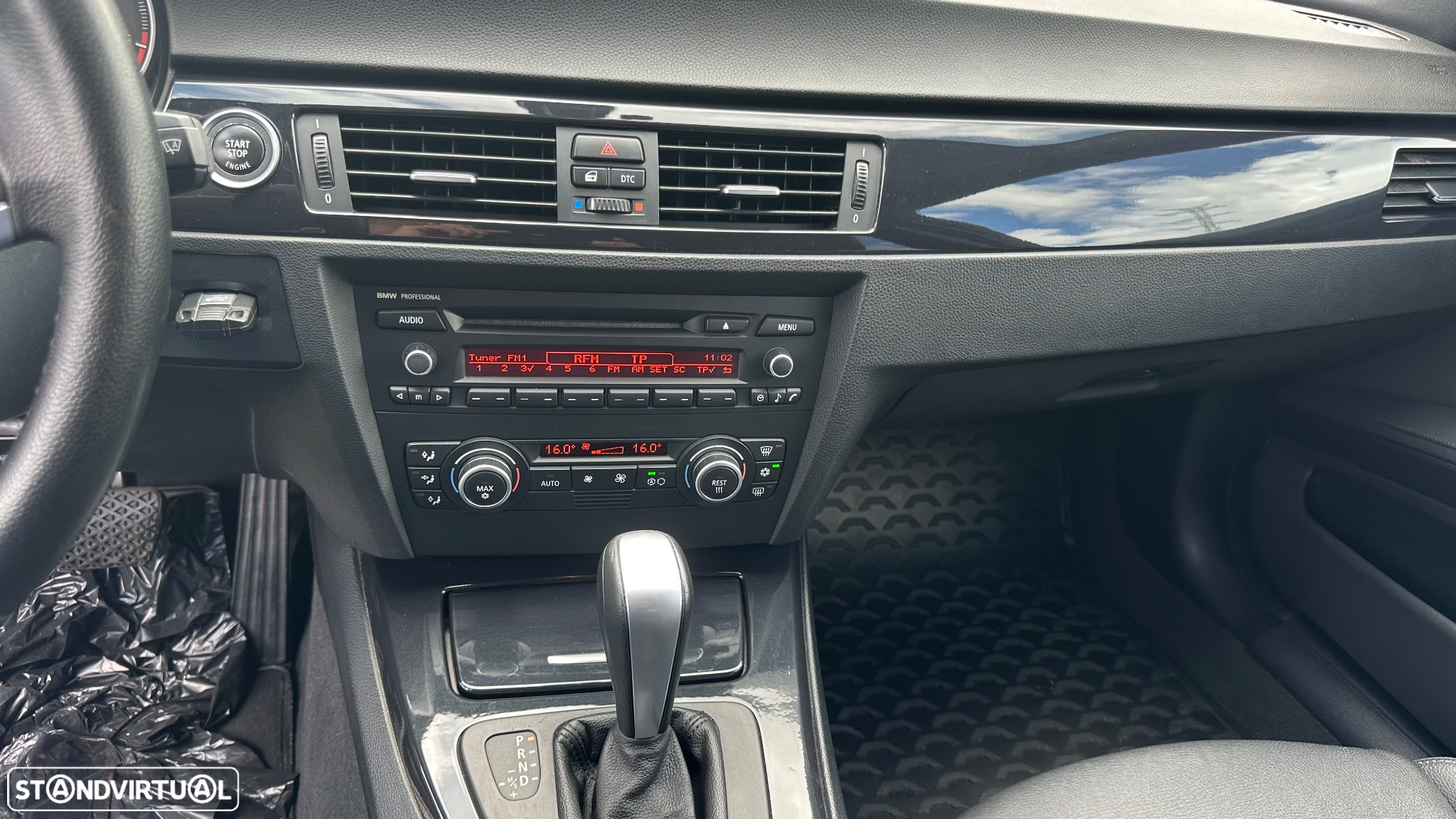 BMW 318 d Touring Auto - 15