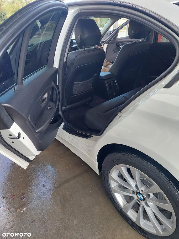 BMW Seria 3 320d Edition Luxury Line Purity - 10