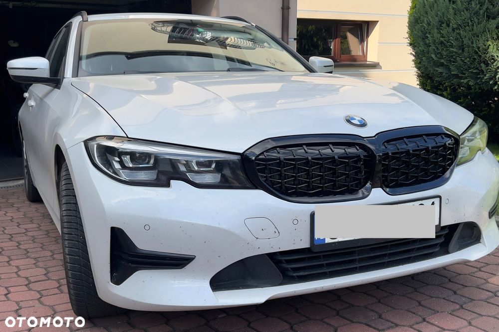 BMW Seria 3 330i Advantage - 1