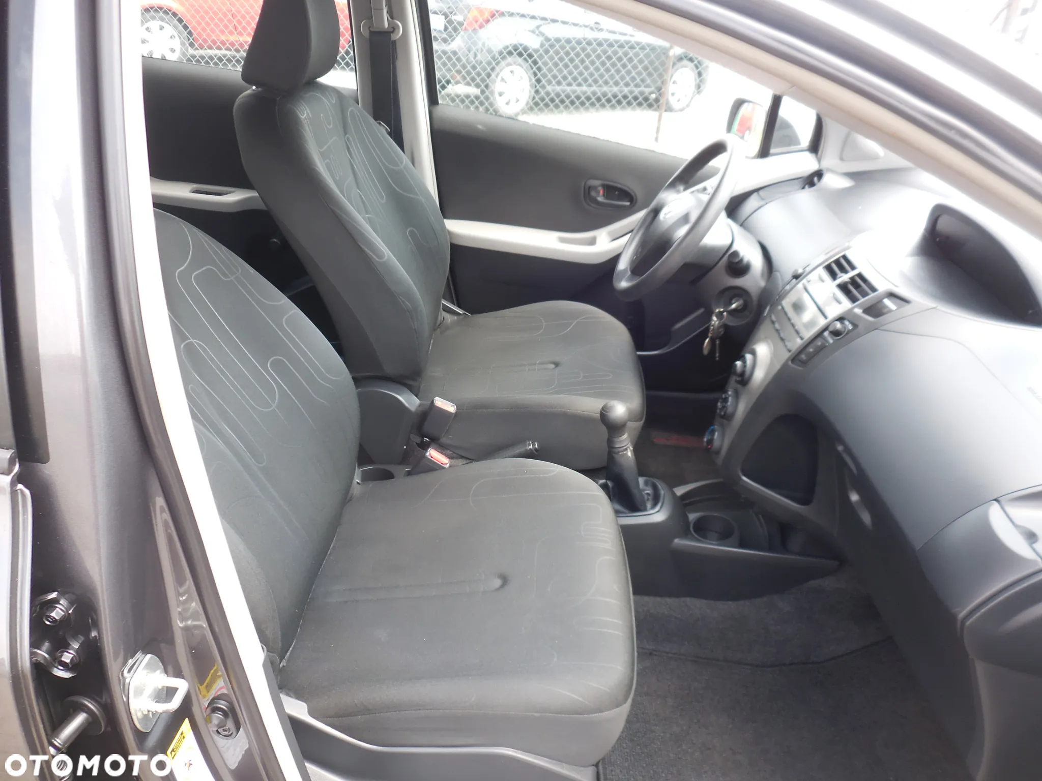 Toyota Yaris 1.0 Active - 11