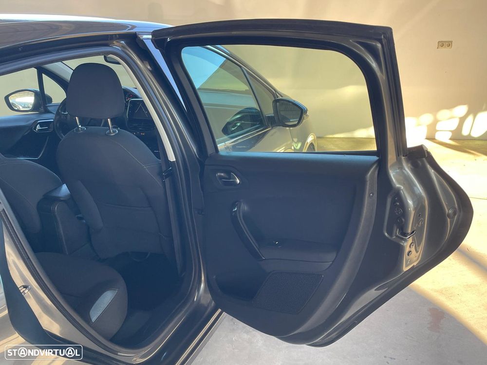 Peugeot 208 e-HDi FAP 92 Stop&Start Allure - 22