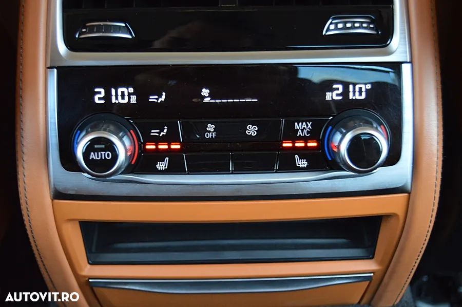 BMW Seria 7 740d xDrive - 34