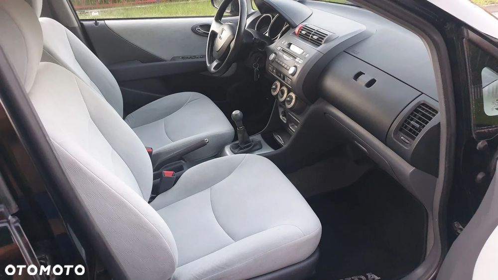 Honda City 1.4 Comfort - 14