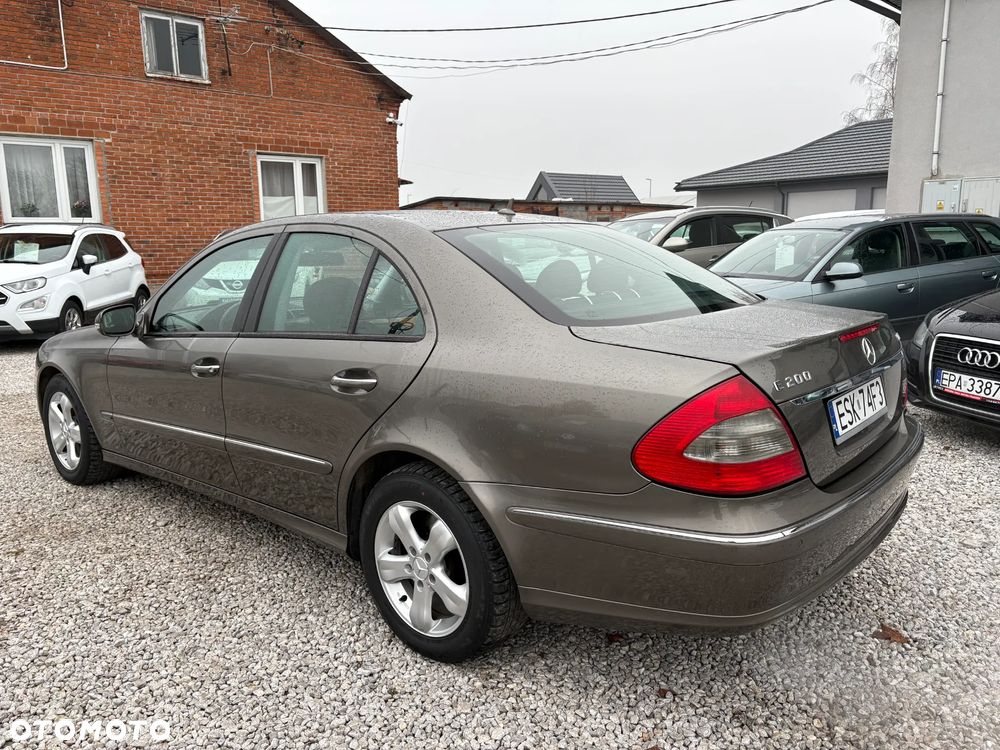 Mercedes-Benz Klasa E 200 CDI Elegance DPF - 5