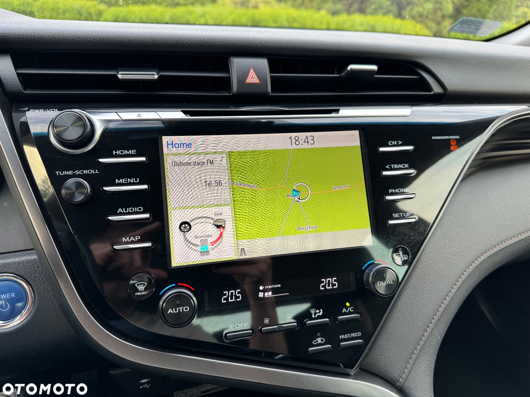 Toyota Camry 2.5 Hybrid Executive CVT - 21
