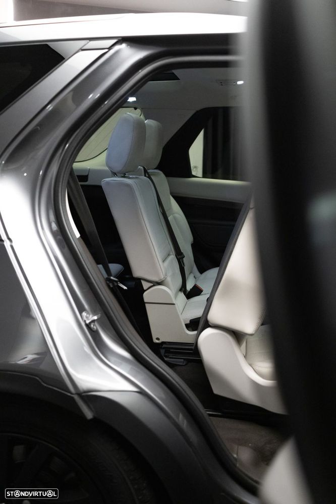 Land Rover Discovery 3.0 TD6 HSE Auto - 29