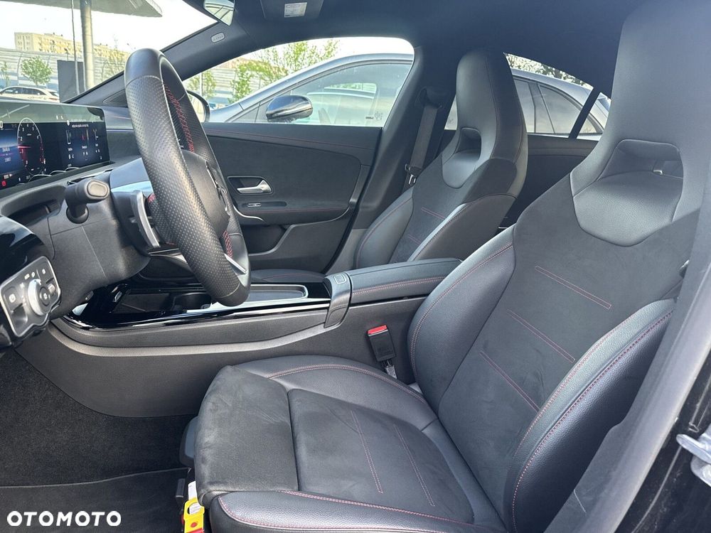 Mercedes-Benz CLA 200 AMG Line 7G-DCT - 14