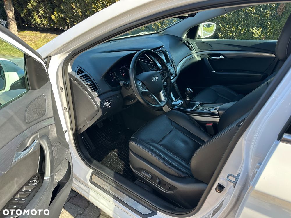 Hyundai i40 2.0 Premium - 13