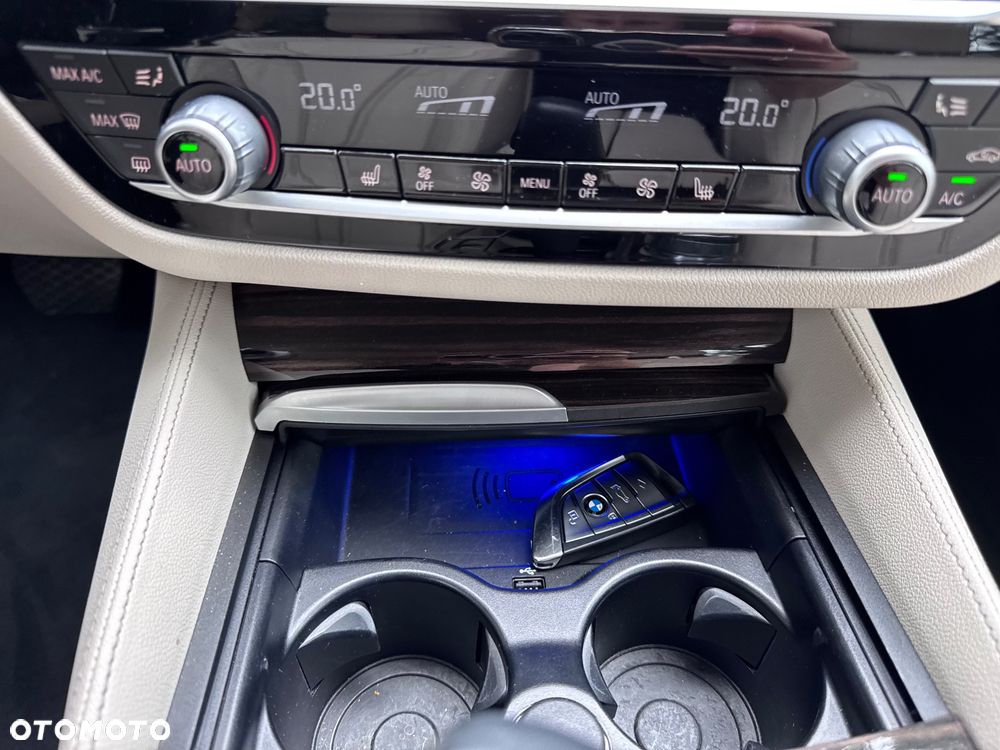 BMW Seria 5 520d xDrive mHEV Luxury Line sport - 37