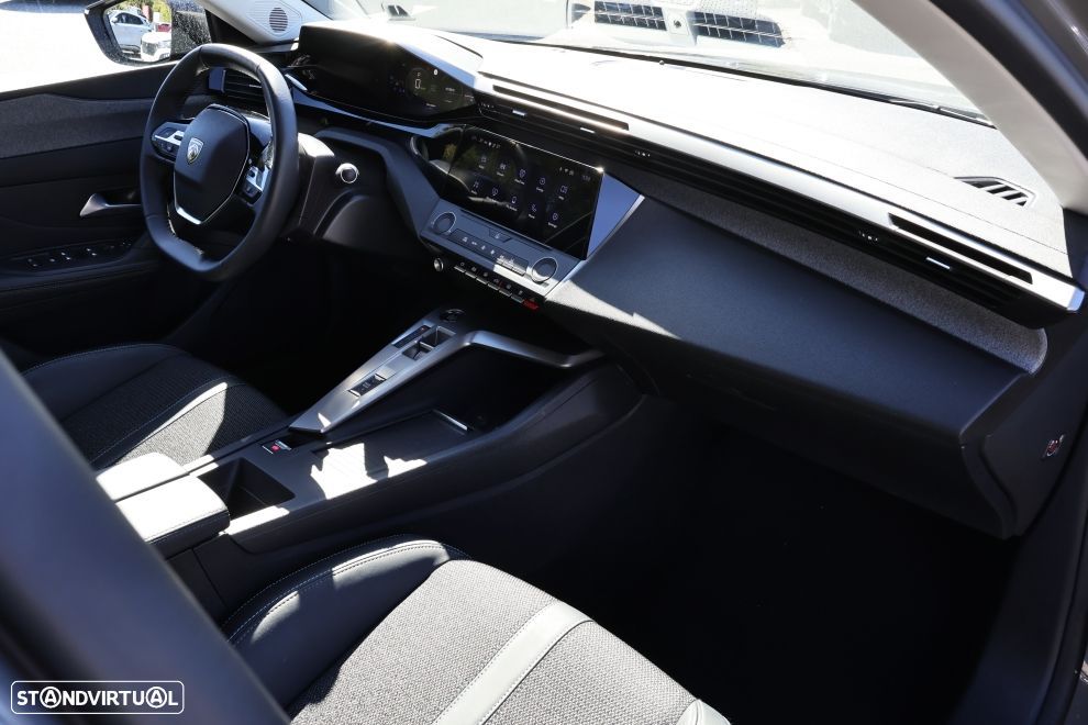 Peugeot 408 1.6 Hybrid Allure e-EAT8 - 16