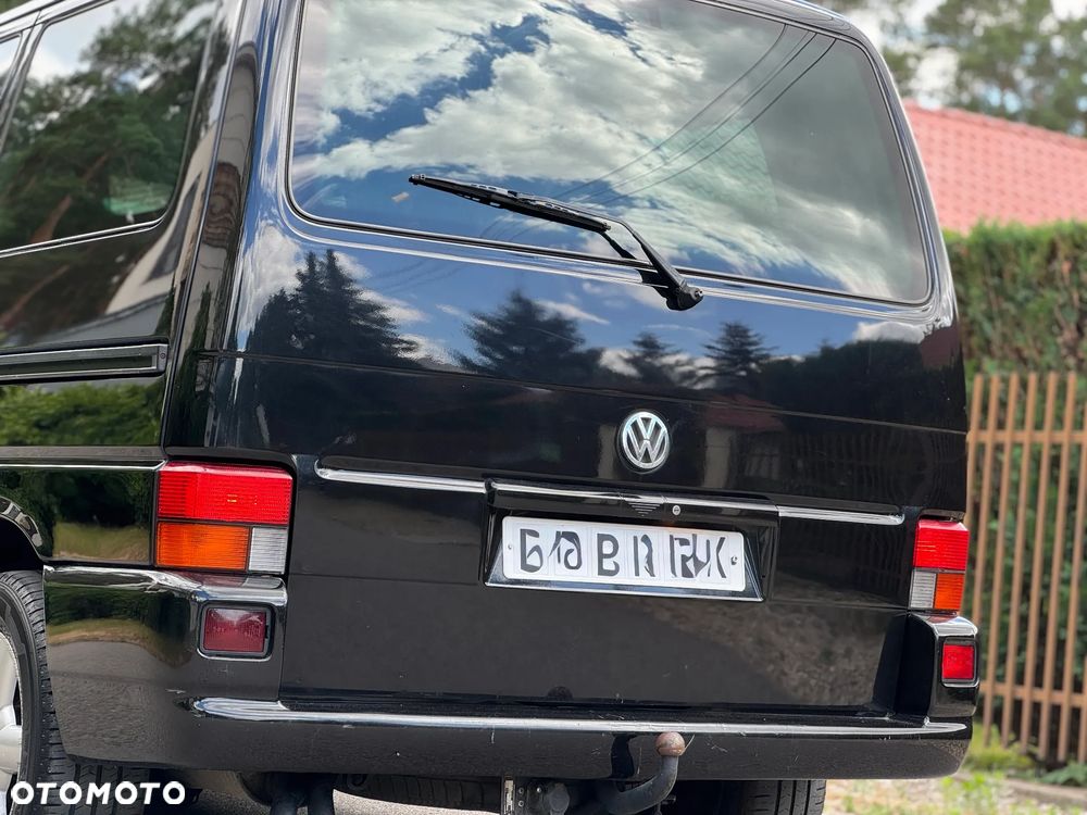 Volkswagen Caravelle - 10