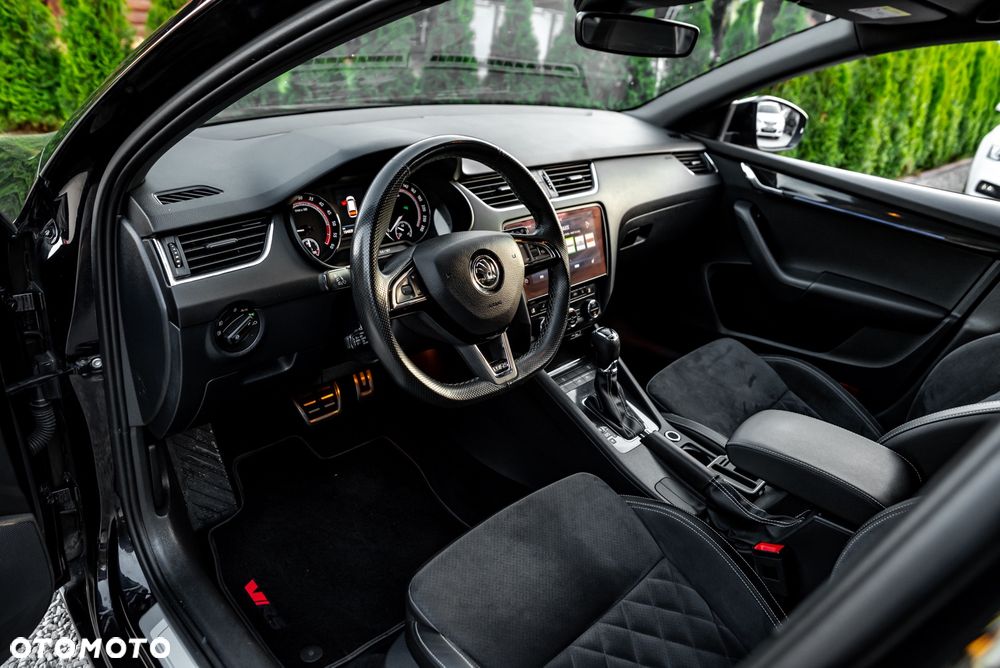 Skoda Octavia 2.0 TDI DSG RS - 17