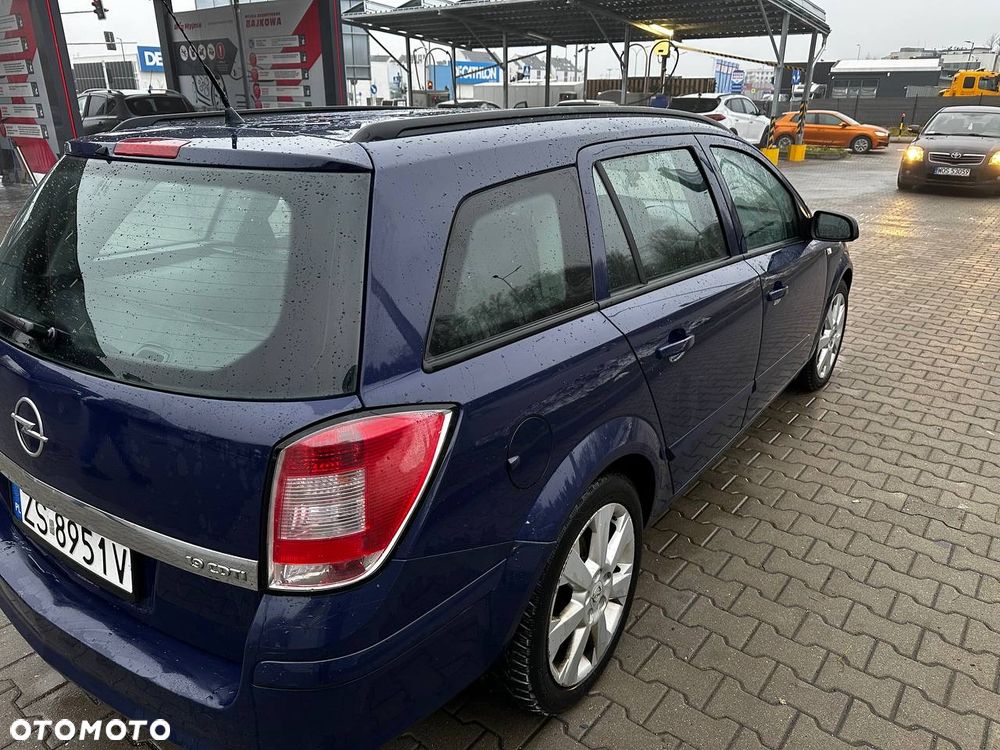 Opel Astra 1.9 CDTI Cosmo - 10