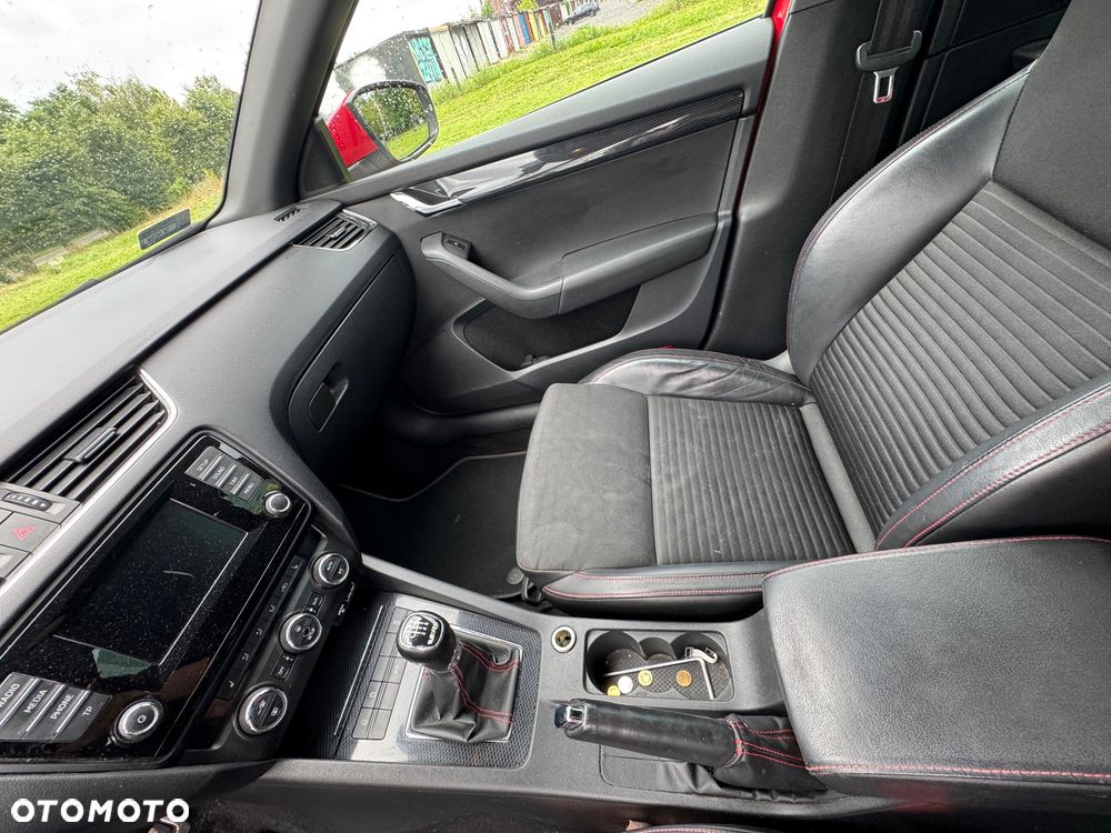 Skoda Octavia 2.0 TDI RS - 23