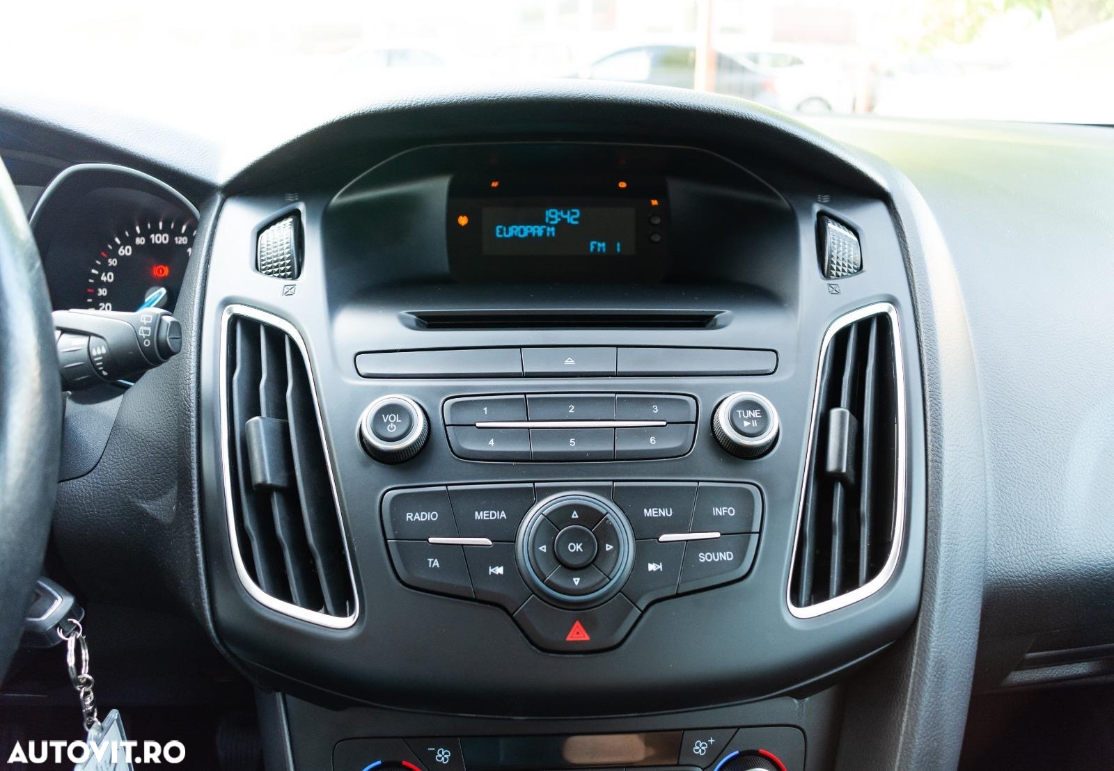 Ford Focus 1.0 EcoBoost Trend - 27