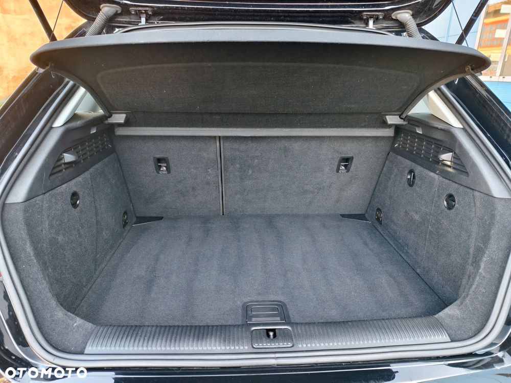 Audi A3 Sportback 1.4 TFSI S line Sportpaket - 17