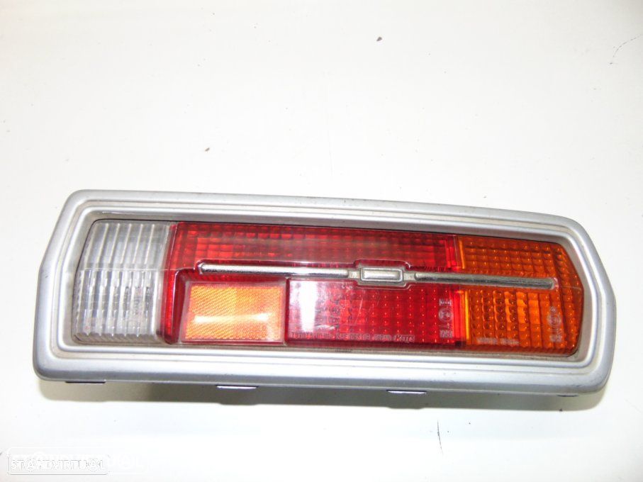 Toyota Corolla - farolim de trás - 2