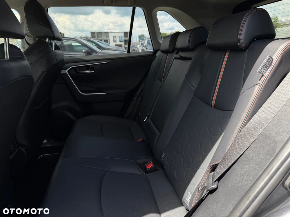 Toyota RAV4 - 8