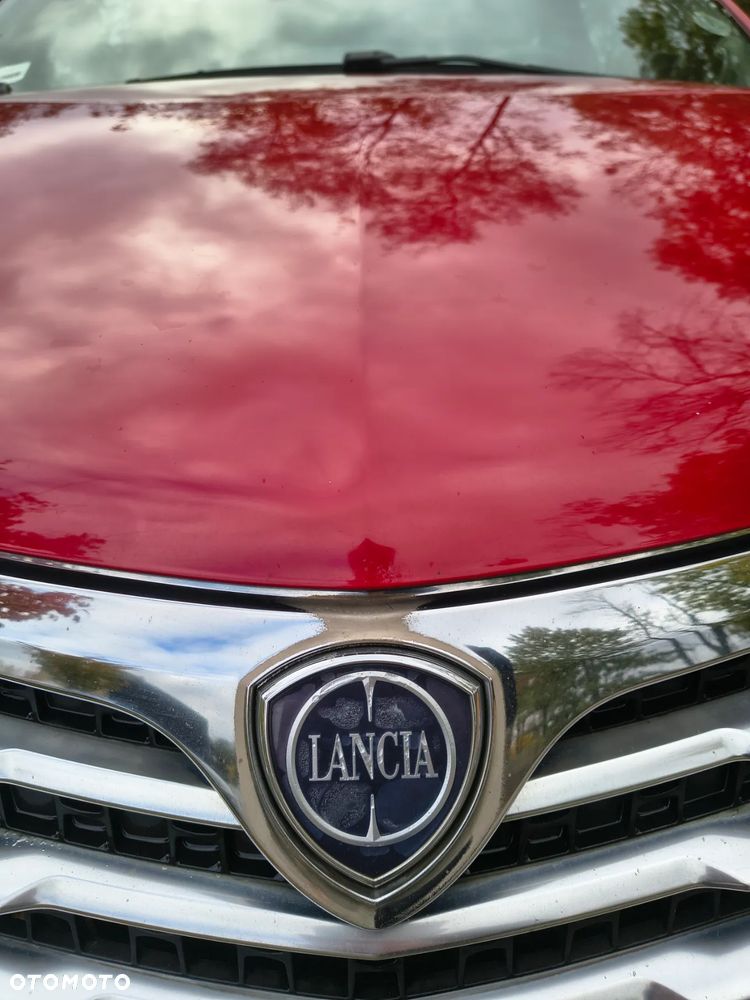 Lancia Ypsilon 1.2 8V Black&Red S&S - 10