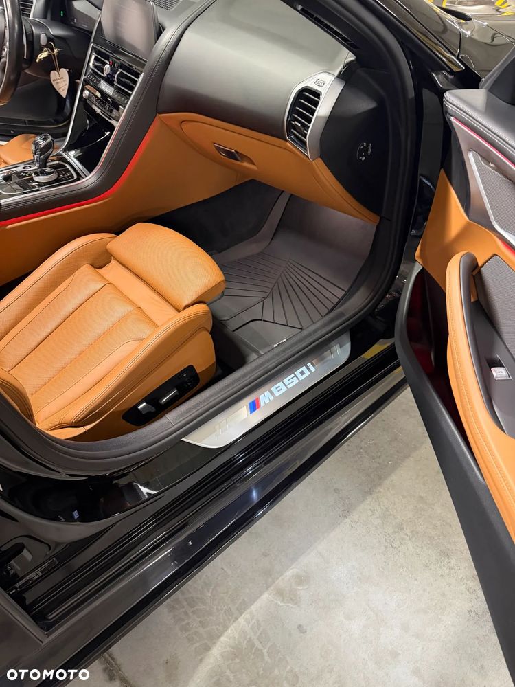 BMW Seria 8 - 23