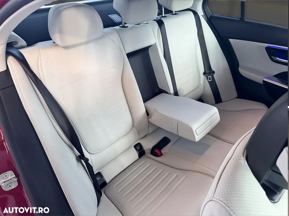 Mercedes-Benz C 200 4Matic 9G-TRONIC AMG Line - 16