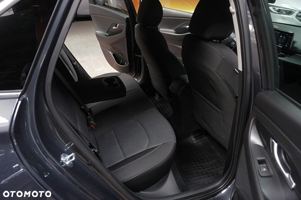 Hyundai i30 1.5 T-GDI Fastback 48V-Hybrid DCT Prime - 16