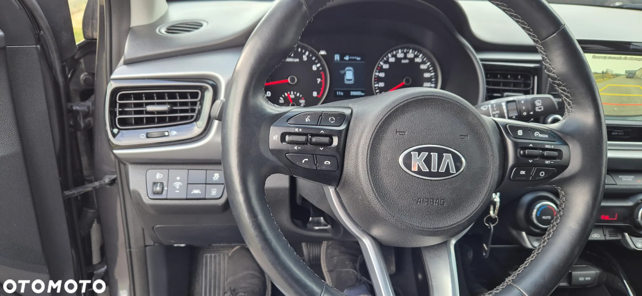 Kia Rio 1.4 L - 12