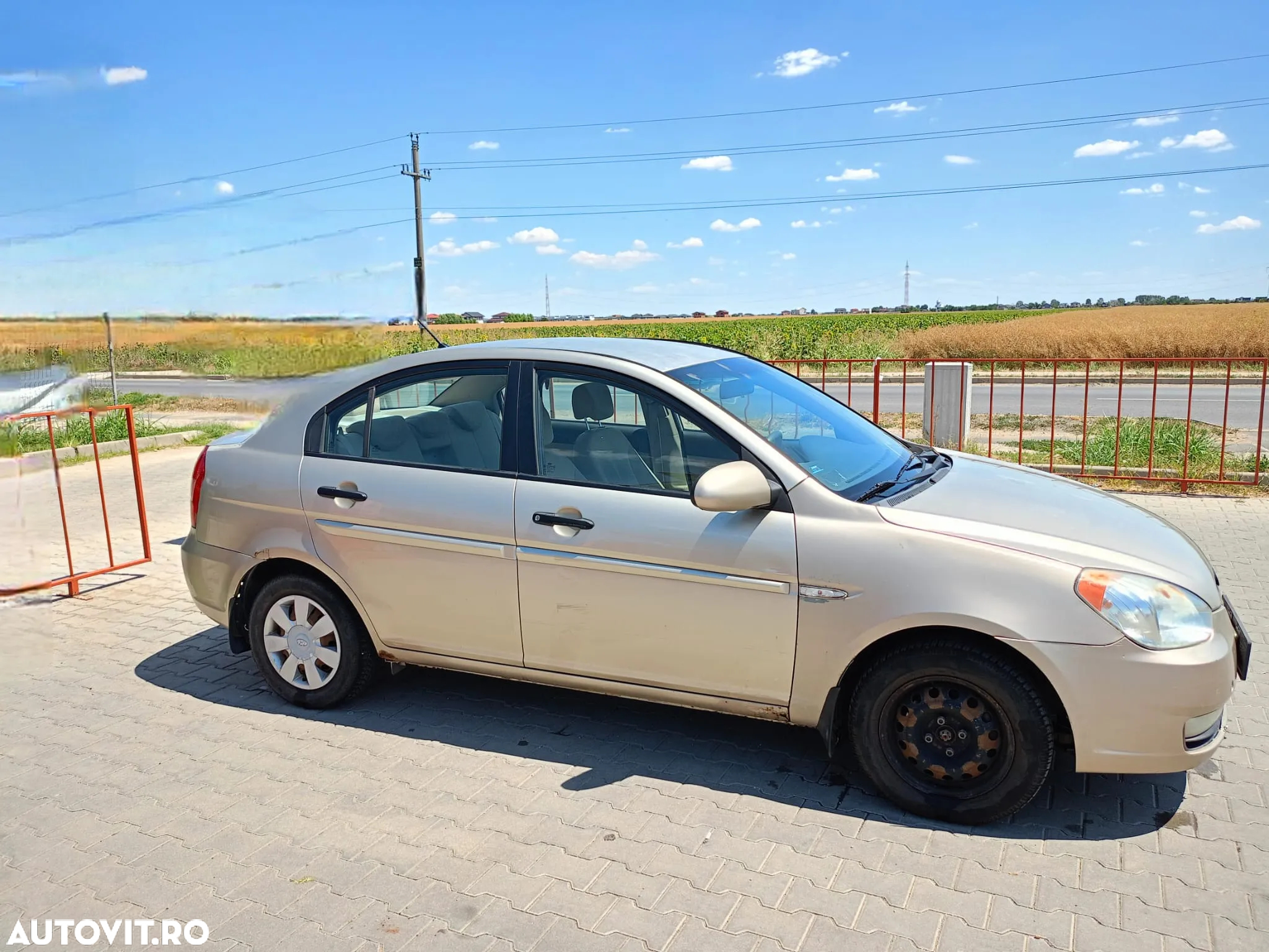 Hyundai Accent - 3
