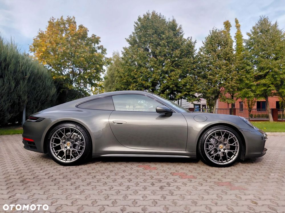 Porsche 911 Carrera - 1