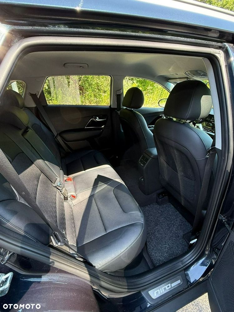 Kia Niro 1.6 GDI Hybrid M - 26