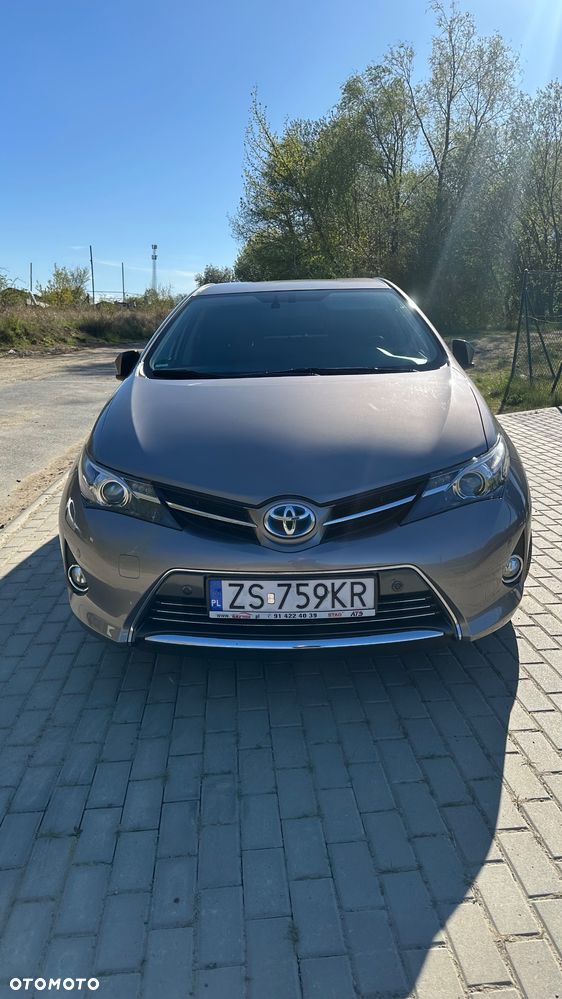 Toyota Auris 1.8 HSD Luna - 1