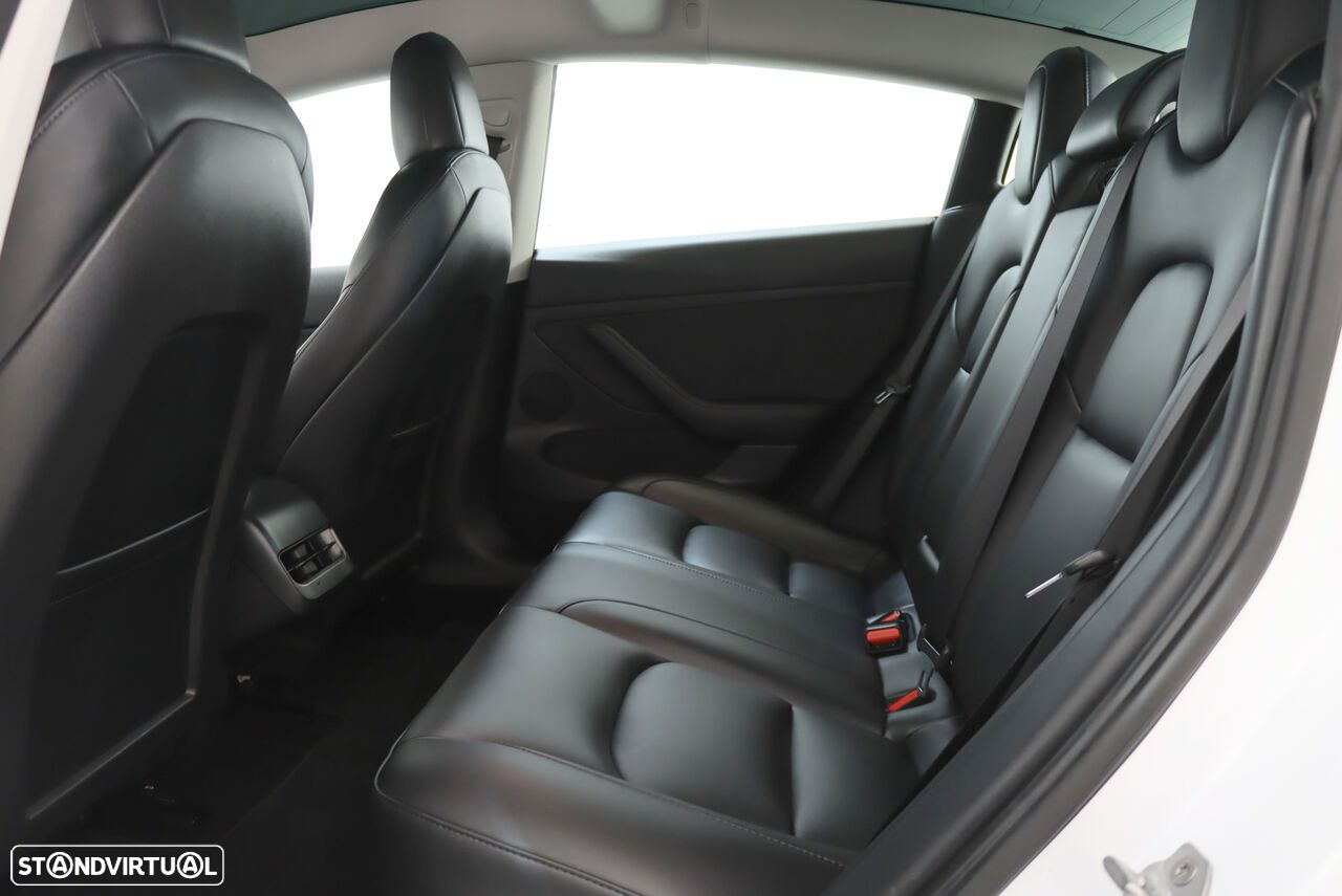 Tesla Model 3 - 9