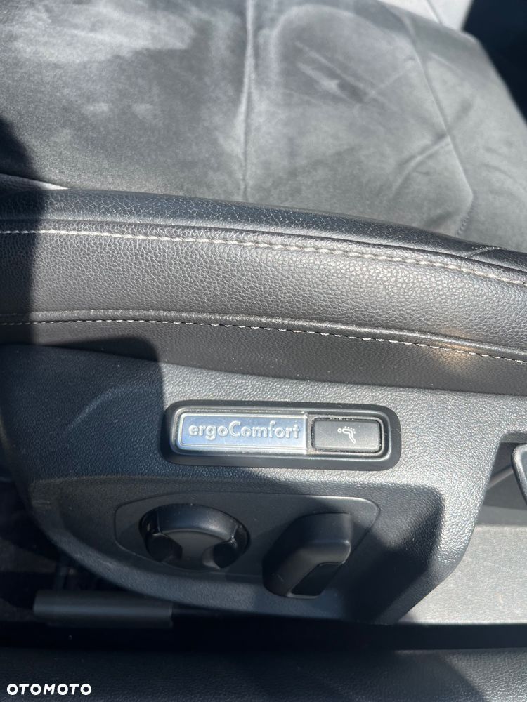 Volkswagen Arteon 2.0 TDI Bi-Turbo SCR 4Mot R-Line Edition DSG - 19