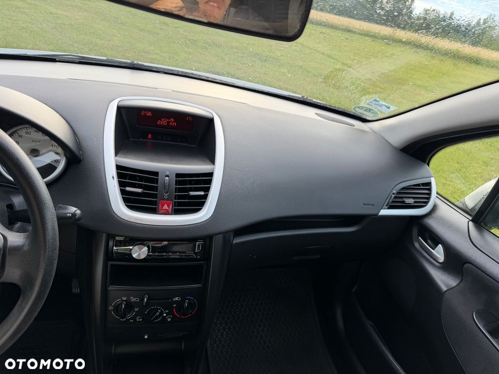 Peugeot 207 - 14
