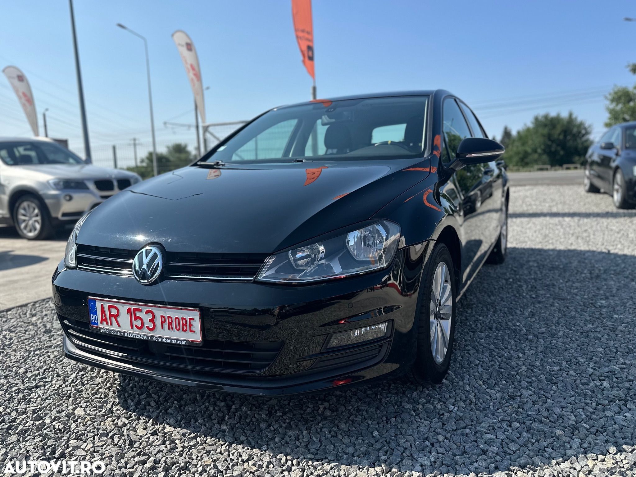 Volkswagen Golf - 1