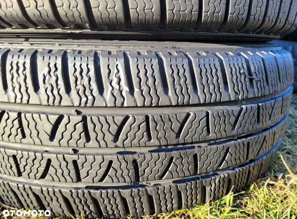 4x Pirelli Carrier Winter 215/60R17C 109/107T Z63A - 7